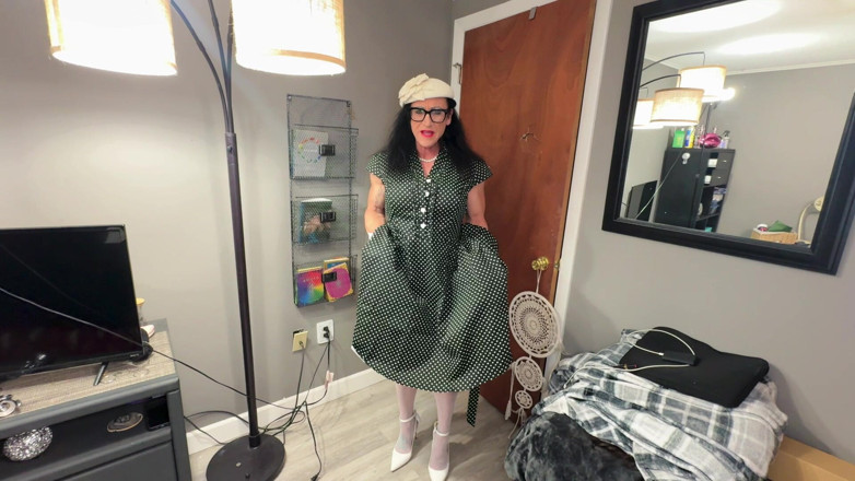 Kandylegsxxx: Kandys 1950s Housewife Blowjob