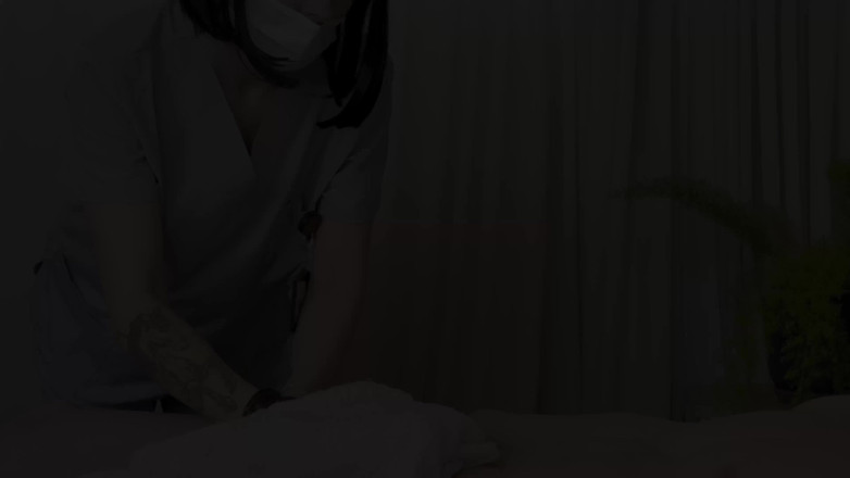 Alexa Poshspicy: Seorang fisioterapis membantu pemain sepak bola menghilangkan ketegangan