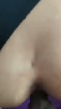 Mi hermanastra cachonda de 18 años me atrevió a follar su apretado coño mojado