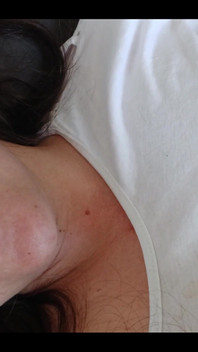 좋은 아침 잘 했어? 내 털이 무성한 보지를 보고 싶니?