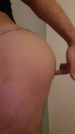 BiCgn: 屁股里的黄瓜