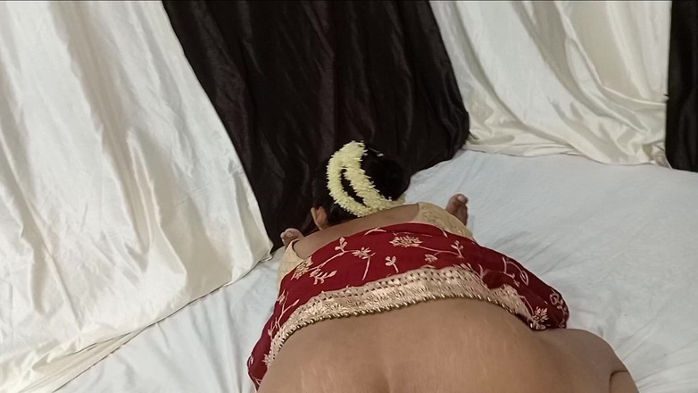 Vamika: Bangla Bhabhi rijdt op een lul