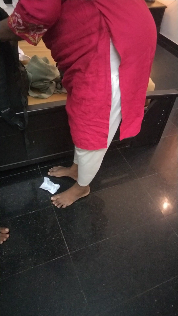 Tamil lesbian: Di balik pemotretan - pilih gaun