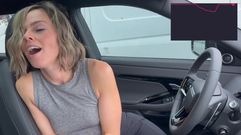 Serenity Cox: Cumming hard drive thru s lush dálkově ovládaným vibrátorem