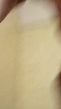 她已经湿透了。所以洗澡就是..