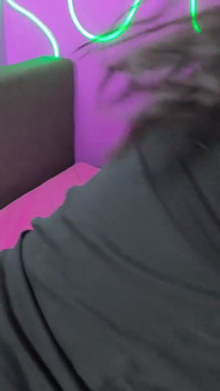 Amante Irena Mur usa a boca do escravo como porta consolo, ele serve sua buceta e bunda