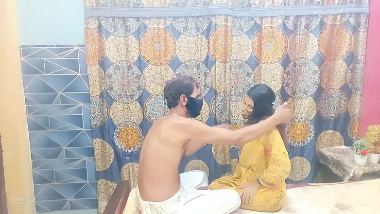HotQueenPk: Malik Ny House Maid Ko Kitchen Sy Room Mai Bulaya...