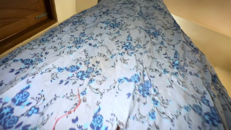 Aria Mia: Árabe hermosa con enormes tetas colgantes y culona madrastra musulmana...