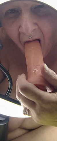Witamy w Davisdesires Cocksucking Service Tutaj w Drive Thru Czy mogę wziąć twoje obciąganie zamówienie?