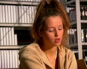 Hardcore German Club: Echte Duitse tiener op zijn hondjes in de stijl op...