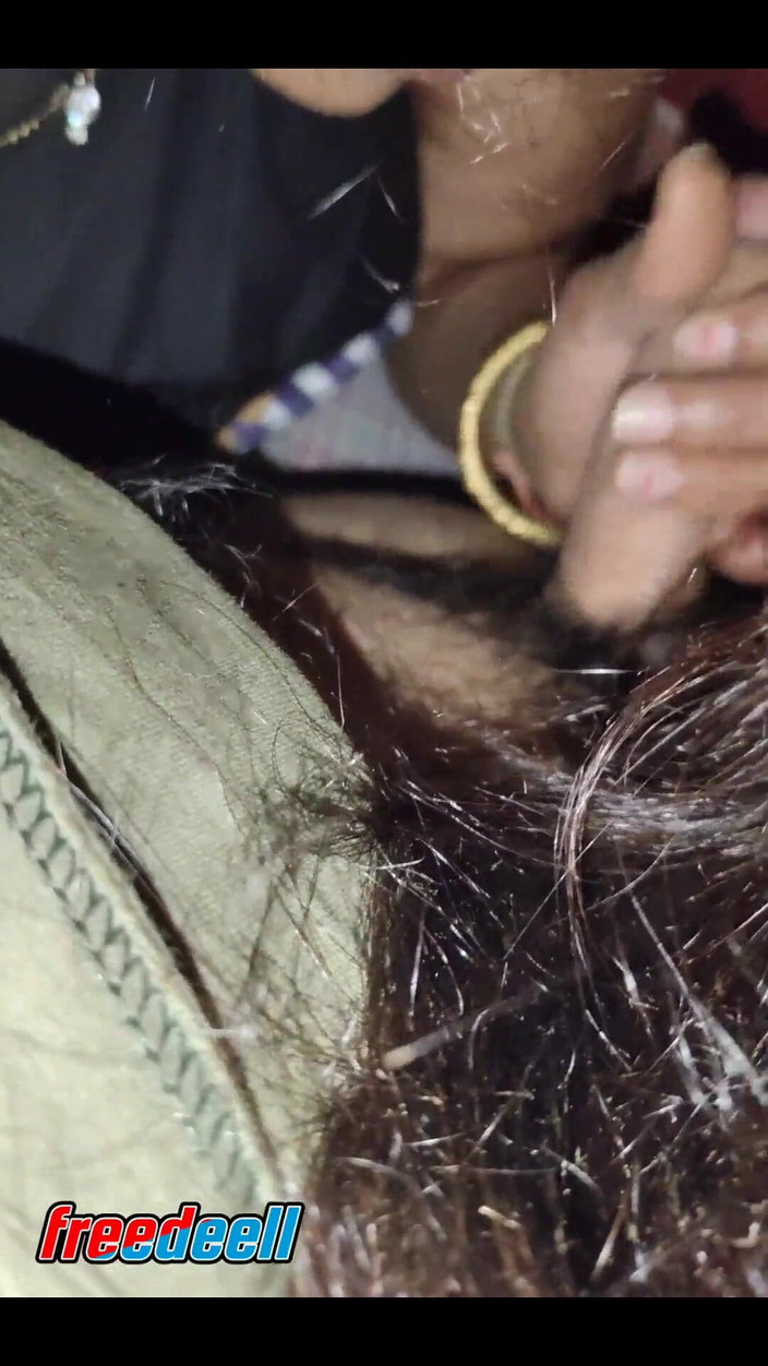 Freedeell: マー・ケ・サット・スハグラート。ヒンディー語