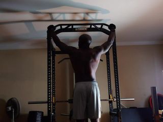 Hallelujah Johnson: Allenamento della resistenza allenamento oggi 1 chilo di grasso corpo è 3500 calorie