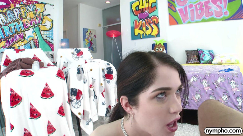 Nympho: Onweerstaanbare drang met Evelyn