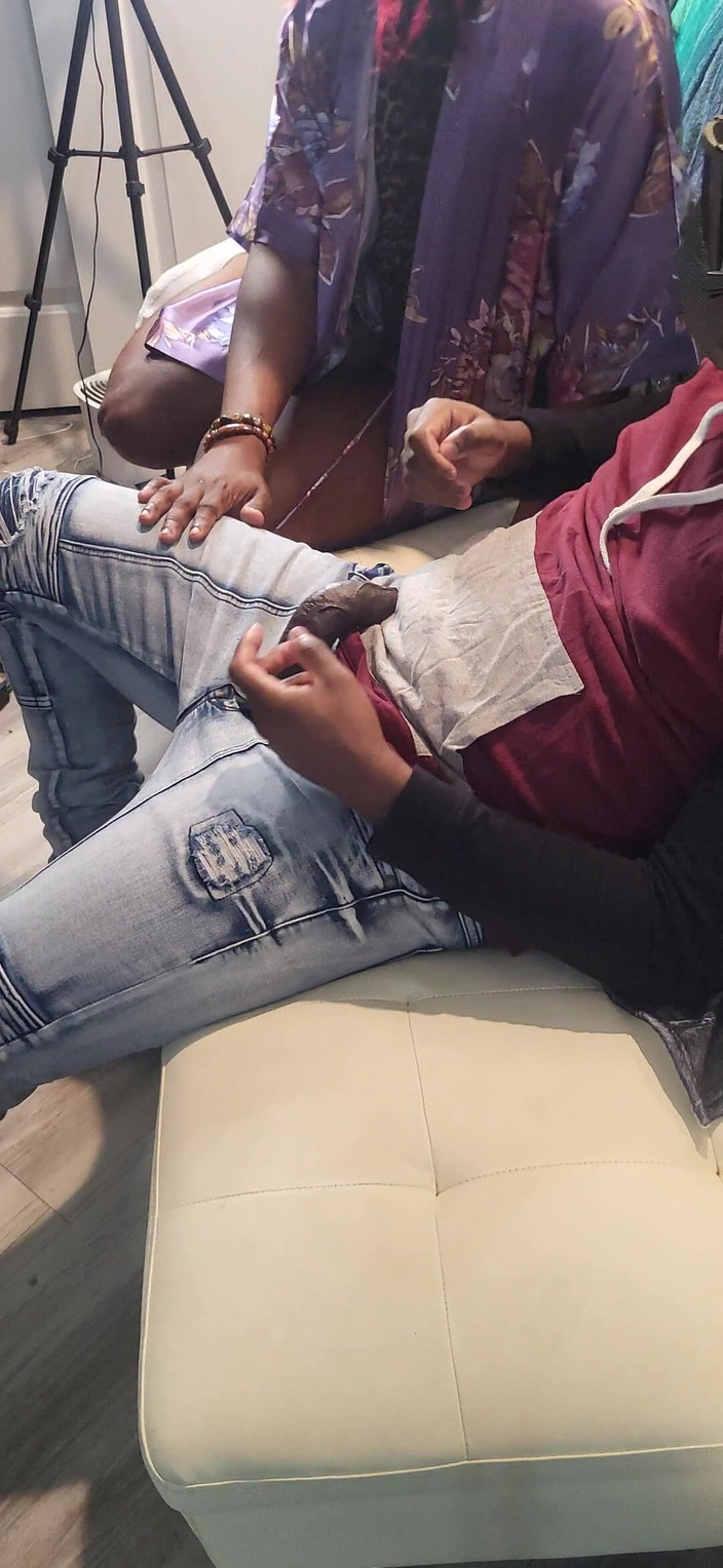 Wondahead21: Kızıl saçlı sürtük kanepede sikiliyor! Sadece hayranlar için - Wondahead22