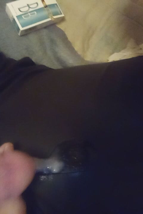 Mellissa: Mellissa si hraje se svým malým klitty a stříká na...