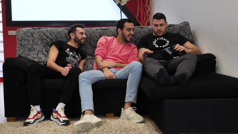 Bareback cum inside studio: Tehs slut Marco Rush used raw by Douglas Smith