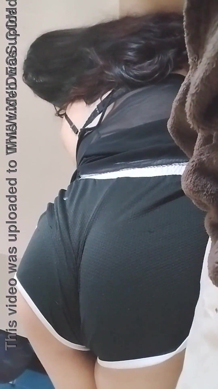 Mexicasero: अमीर मिनी शॉर्ट्स में मेरे पड़ोसी के साथ