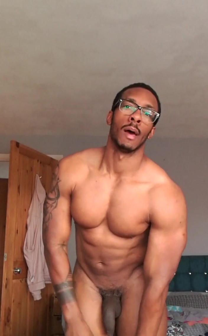 Amadeus: Иметь отличных воскресных мужиков