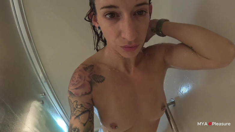 MYA Pleasure: Hotel Showers