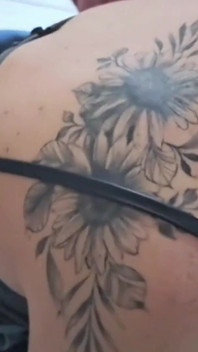 老板抓到我没穿内裤打扫卫生，还没戴套就操我，直到他射在我嘴里