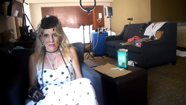 Gentleman Porno: Polka Dot Foot Fetish Starring Dawn Layla