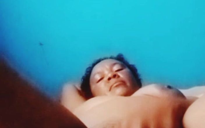Me and my new slut: BBCの少年恋人と自慰行為をしている古い角質