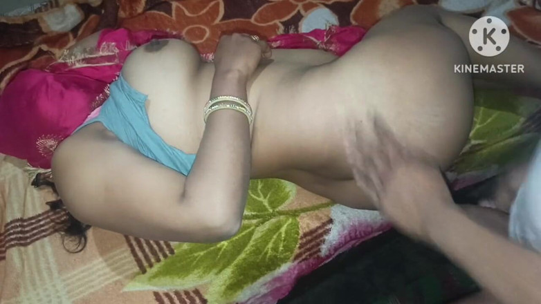 Savita5343: Soția sexy ejaculează tare de la călărirea unei pule mari