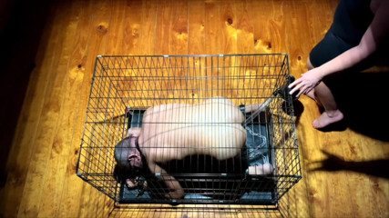Mistress April: Dominatrix mistress April - Slave in the bottle