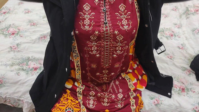 Sairaxsaim: Parkta rastgele bir kız bul