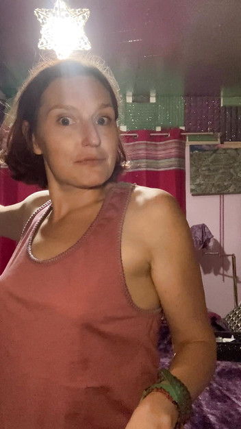 MistressWriggler: Tetek telanjang atas dan buah dada melantun