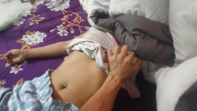 rhdhudhdhd: Jag gör hennes sexiga massage desi nya bangali par XXX...