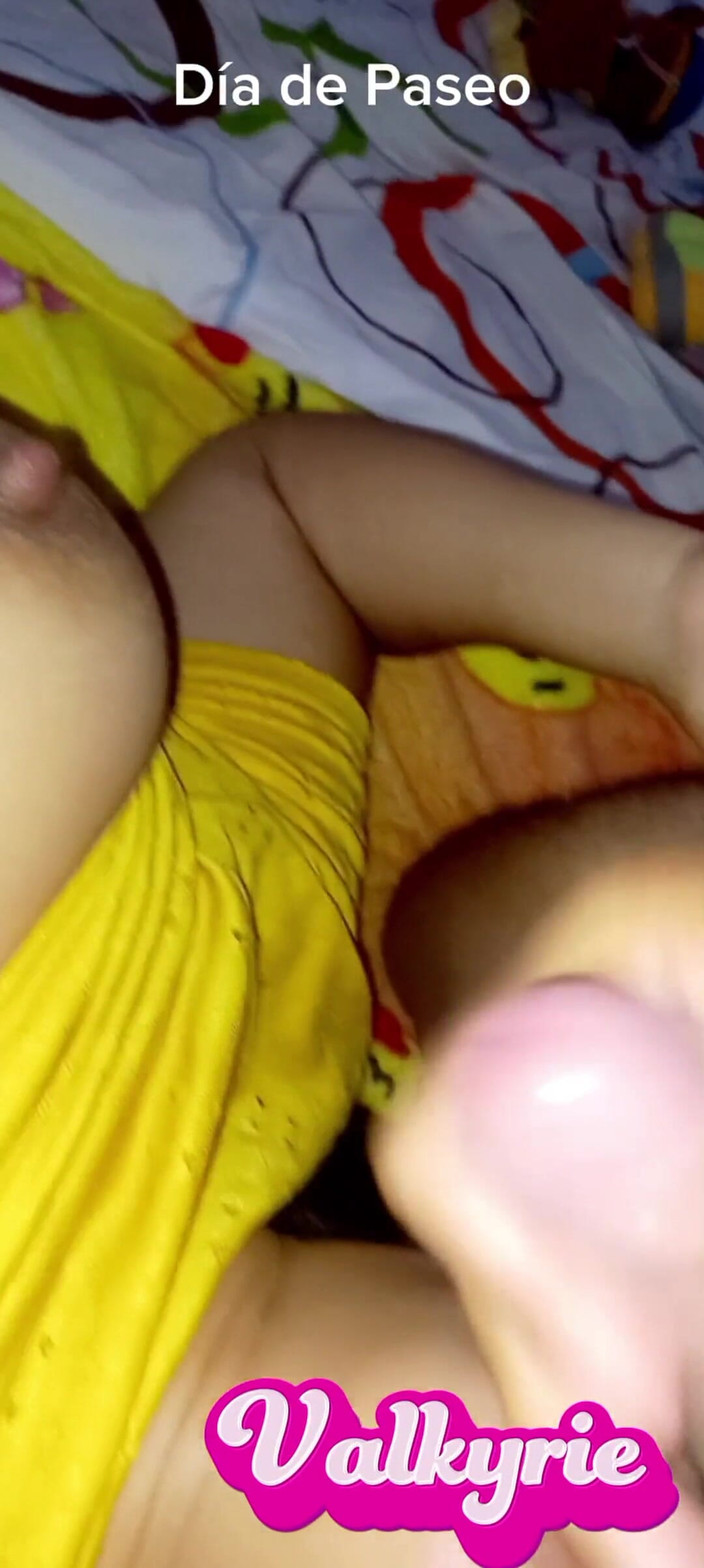 Valkyrieandluigy: Moja dziewczyna chce ssie i skończyć z wytryskiem na jej...