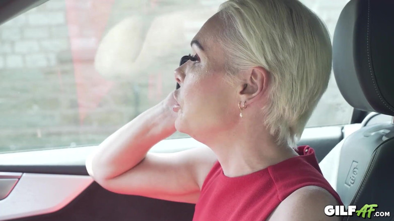 Gilf AF: Undersexed Socialite - GILF Francesca Kitten