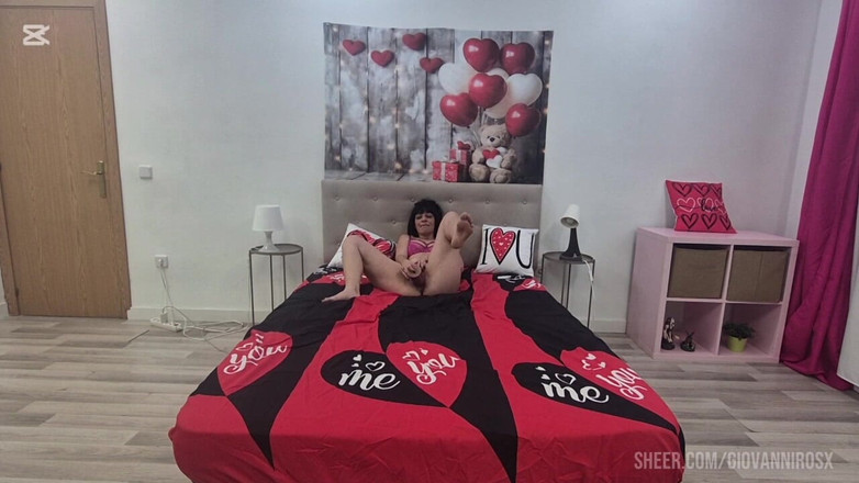 GiovanniXL: Chytím svoji kamarádku při masturbaci. On skončí s mým xl...