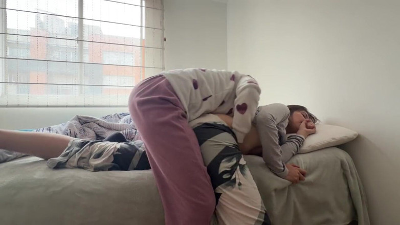 scarlettandc: Morning Sex Between Lesbians