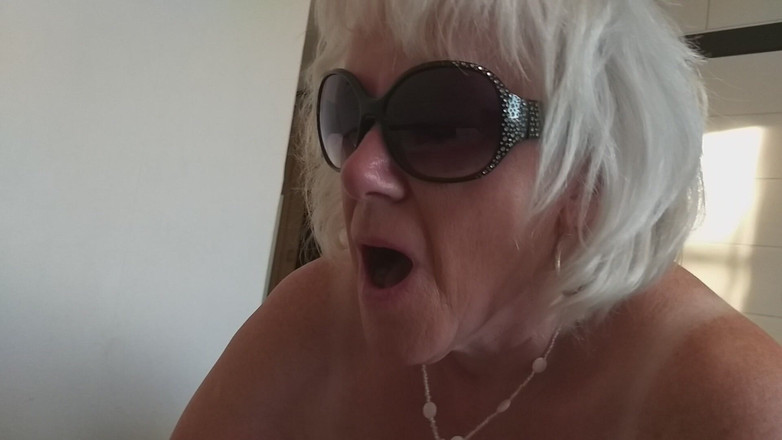 PureVicky66: La donna matura cavalca il cazzo caldo del marito