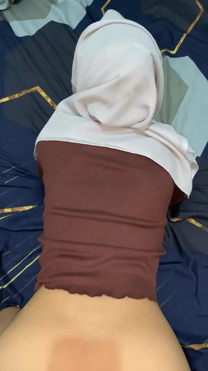 Indo Girl: Usando un hijab en tu boca