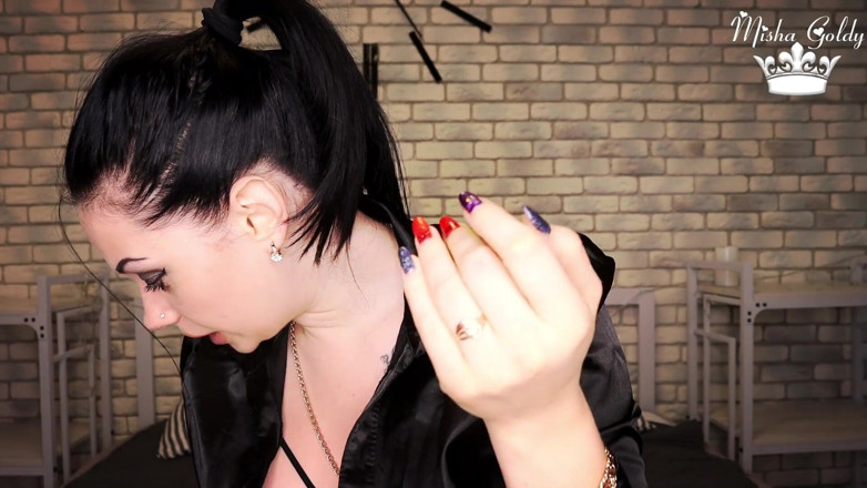 Goddess Misha Goldy: Mis anillos dorados me hacen, tú y mi novio cachondos