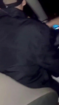 Můj manžel se mnou nechce mít sex, vzala jsem si taxi bez kalhotek a řidič chtěl vidět mou kundičku!