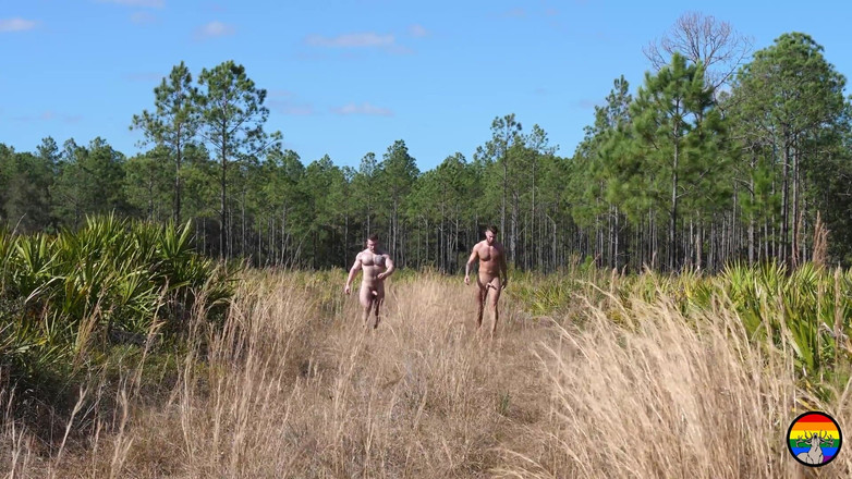 HomoStag: 裸体户外 muslce jocks 去野餐