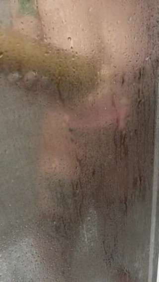 CarleXXX: Romi has shower alone