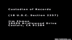 Emily Addison: Vidéo de suspension de corset violet avec Emily Addison