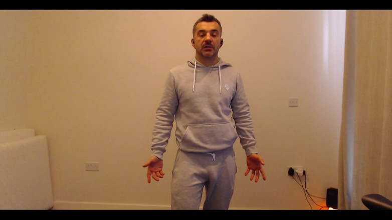 Tj Tantra: Stworzyłem wideo z mojej porannej praktyki, aby utrzymać moją energię...