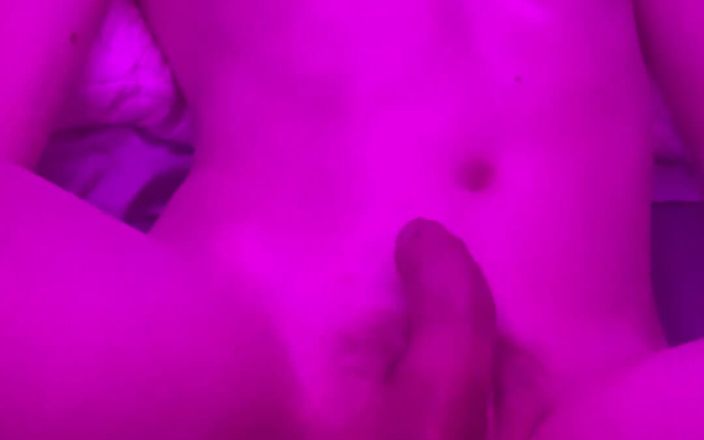 Brashen: Femboy orgazm analny z wibratora