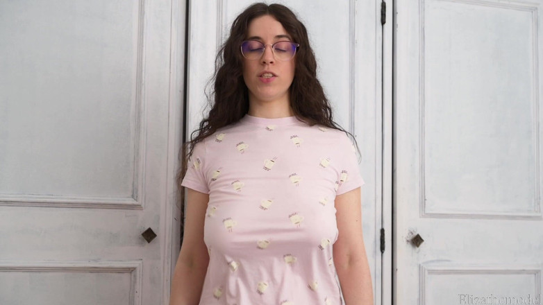 ElizaTheModel: Sütyensiz zıplayan azdırma meydan okuması