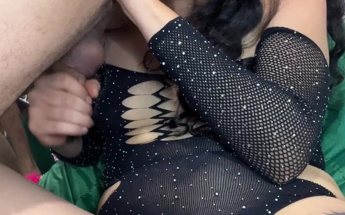 COLDANIVE: Muie completă cu Cunnilingus futându-se în cur cu vibratorul legat