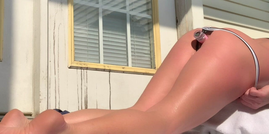 CindieLove: Ateşli kadın kılıklı göt bronzlaşıyor anal vibratör