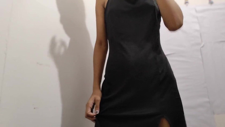 desigirl93: Une Indienne sexy se fait mouiller la chatte