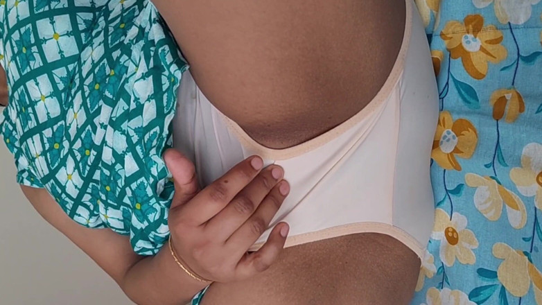 Piya pori: Indische desi bhabhi fingert und masturbiert im schlafzimmer