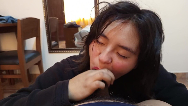 Moo DBOXXX: กับเพื่อนคริสเตียนวัย 18 ปีของฉัน ฉันกำลังสอนเธออมควย เธอชอบมาก